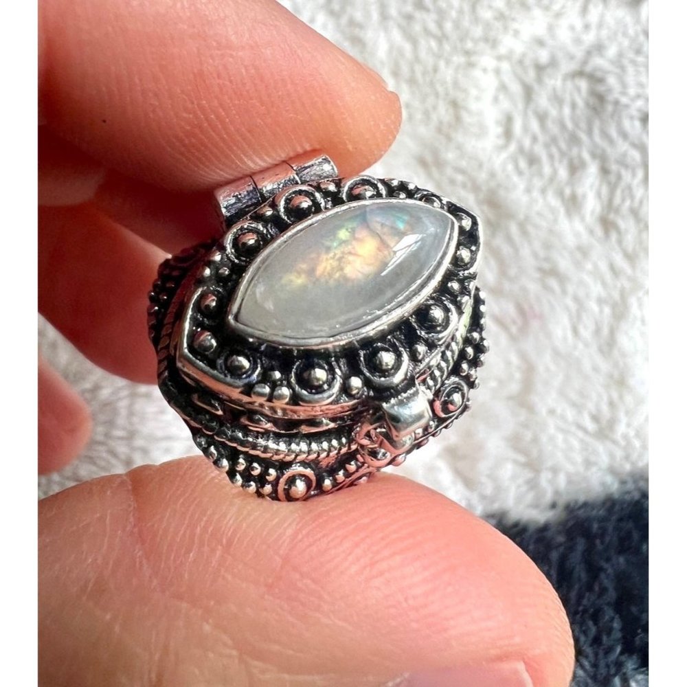 925 Rainbow Flash Moonstone POISON Ring 10 - Picture 8 of 13